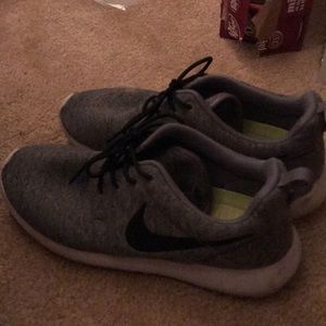 nike roshes